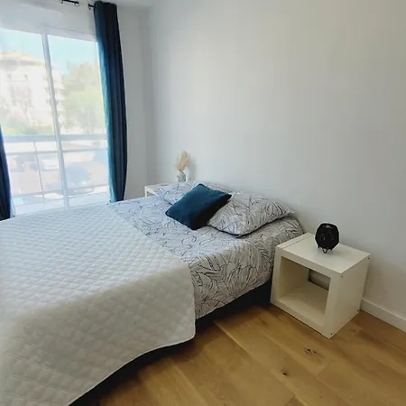 Spacieux T4 Renove En Plein Coeur De Hyeres Ideal Pour Des Vacances En Famille Exterior photo